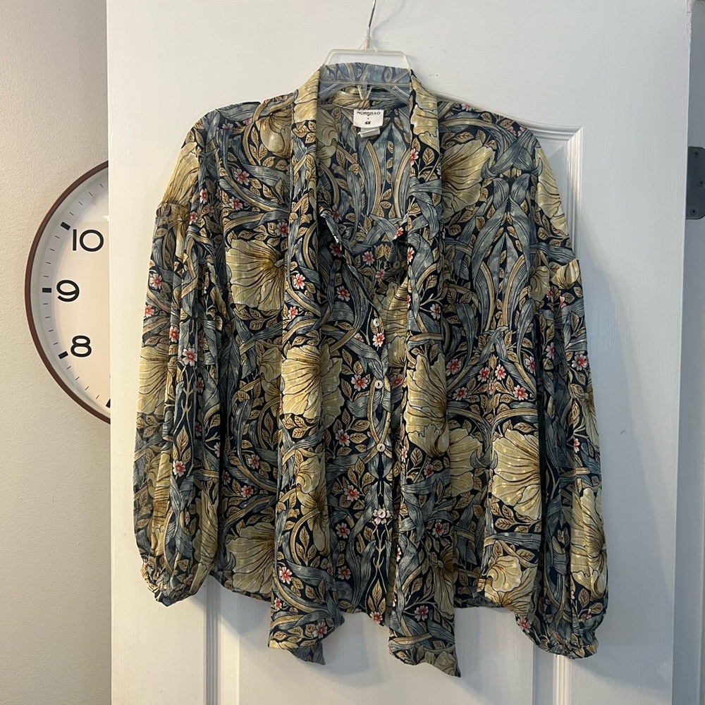 Morris & Co x HM button up oversized floral blouse w attached tie size 4